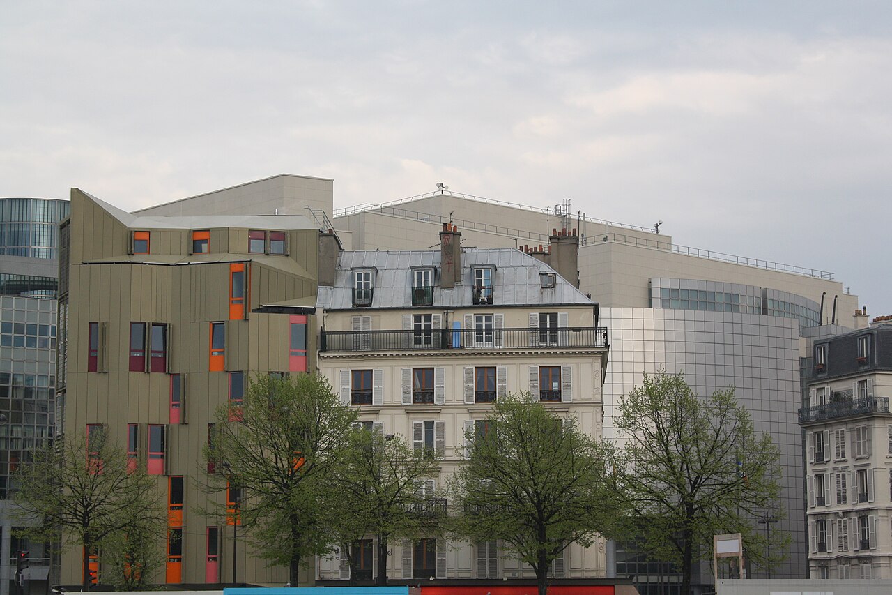Salle moderne de l'Opéra Bastille, verre et métal